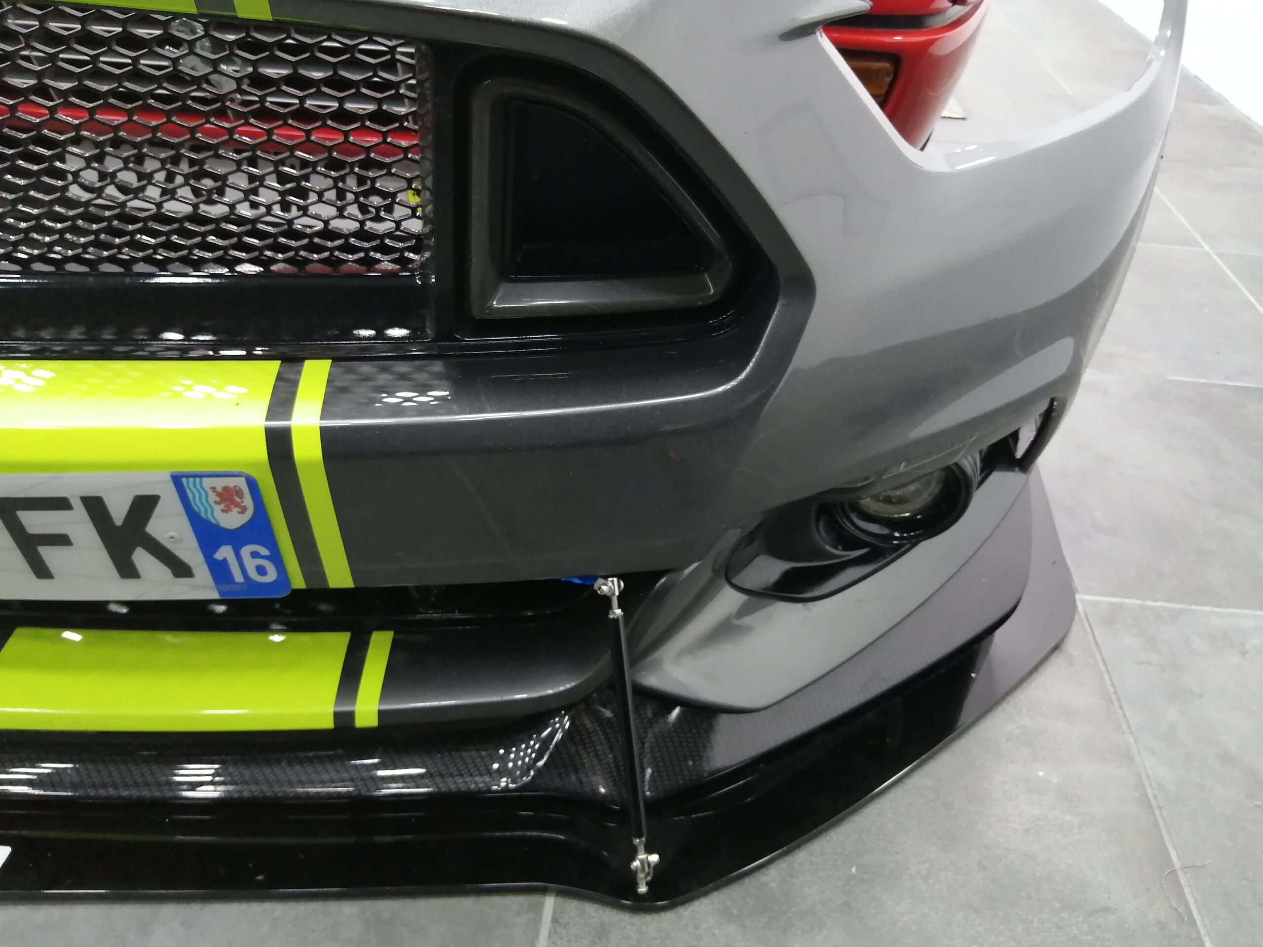 Pose lame type DTM Ford Mustang 2
